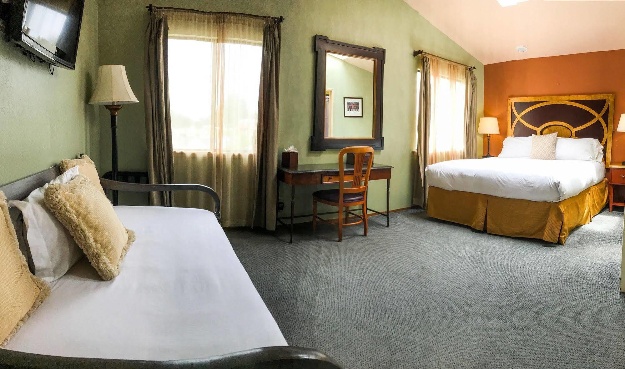 Bodega Bay Inn 3*